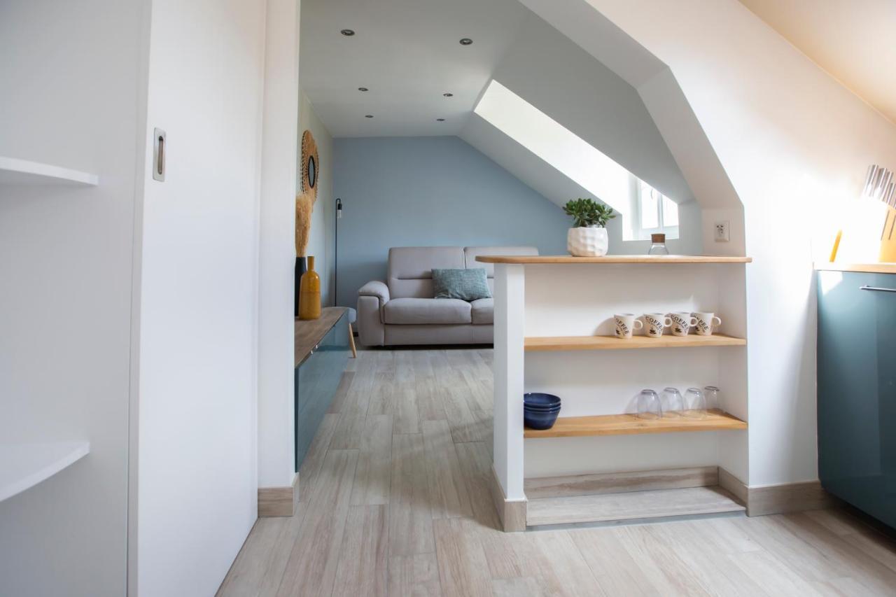Modern Apartement In The City Center. Poissy Bagian luar foto